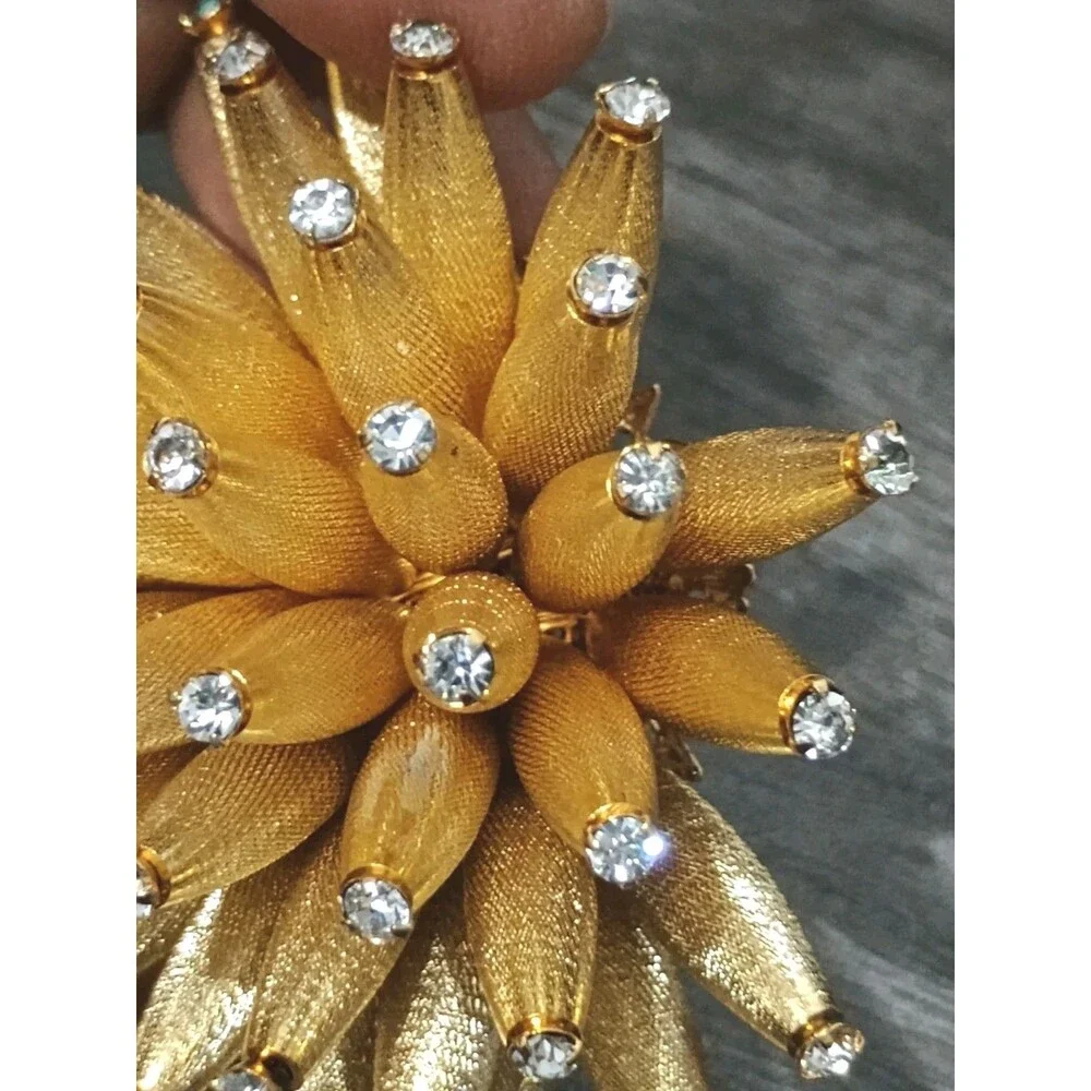 Vendome Sea Urchin Brooch 1960s Starburst Gold Tone Signed Vintage Brooch